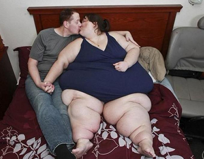 Người phụ nữ hơn 300kg muốn trở thành người béo nhất thế giới ảnh 4