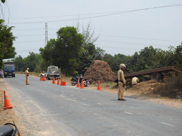 Xe ben tuột dốc làm 1 người chết, 14 người bị thương ở Thanh Hóa ảnh 1