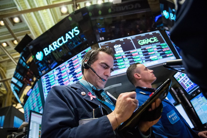 Chứng khoán châu Âu đỏ sàn trước thềm cuộc họp ECB ảnh 1