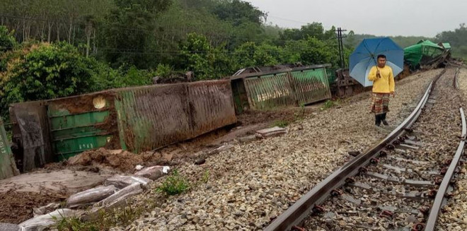Quả bom phát nổ nhằm vào tuyến đường sắt ở miền Nam Thái Lan ảnh 1