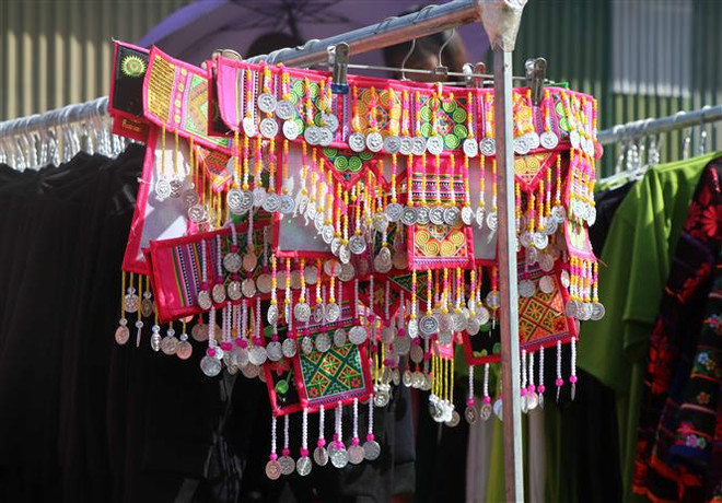 Rực rỡ sắc màu chợ phiên vùng cao Phìn Hồ của tỉnh Điện Biên ảnh 2