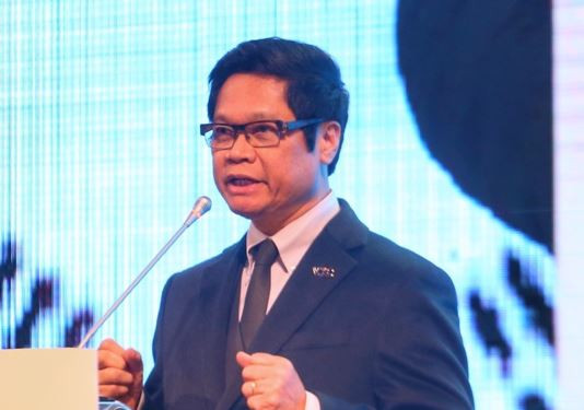 Bộ trưởng Bộ Ngoại giao Nhật Bản tặng bằng khen cho ông Vũ Tiến Lộc ảnh 1