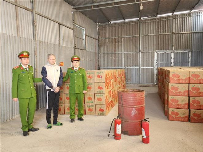 Hà Nội: Bắt giữ đối tượng tình nghi trong vụ án thu giữ gần 7 tấn pháo ảnh 1