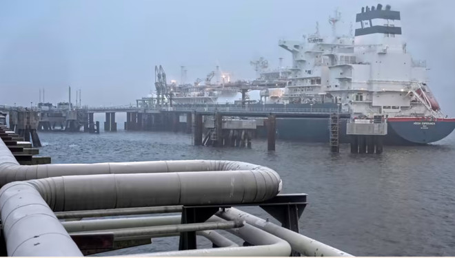 Đức chính thức khai trương cơ sở tiếp nhận khí hóa lỏng đầu tiên ảnh 1