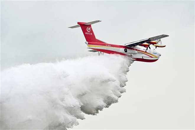 Trung Quốc bay thử nghiệm thành công thủy phi cơ cỡ lớn ảnh 1