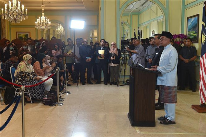 Các bộ trưởng trong nội các mới của Malaysia tuyên thệ nhậm chức ảnh 1