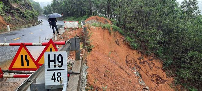 Thừa Thiên-Huế: Di dời dân ở khu vực nguy hiểm do mưa lớn ảnh 1