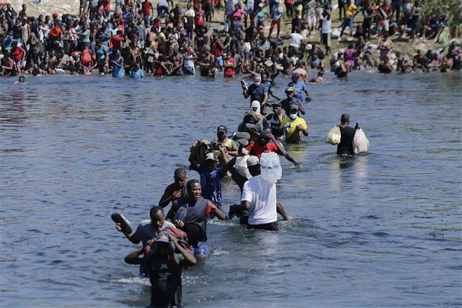 Mỹ duy trì chính sách nhập cư thời Tổng thống Donald Trump ảnh 1