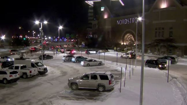 Xả súng tại trung tâm mua sắm Mỹ: Cảnh sát bắt 5 đối tượng liên quan ảnh 1