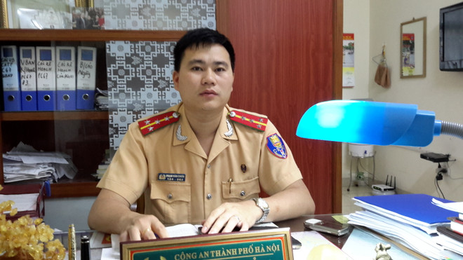 Cảnh sát giao thông bắt trộm, dân không giúp còn... đánh hôi ảnh 2