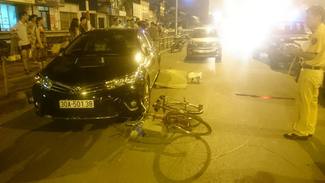 Ôtô tông vào đuôi xe đạp, một người đàn ông tử vong tại chỗ ảnh 1