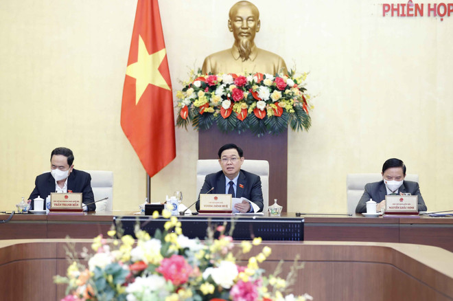 Chủ tịch Quốc hội Vương Đình Huệ phát biểu tại Phiên họp thứ 9 của Ủy ban Thường vụ Quốc hội để xem xét và thông qua Nghị quyết về hoạt động chất vấn. (Ảnh: Doãn Tấn/TTXVN) Thông qua Nghị quyết về hoạt động chất vấn tại Phiên họp thứ 9 UBTVQH ảnh 1