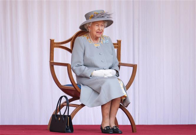 Nữ hoàng Anh Elizabeth II bình phục sau khi mắc COVID-19 ảnh 1