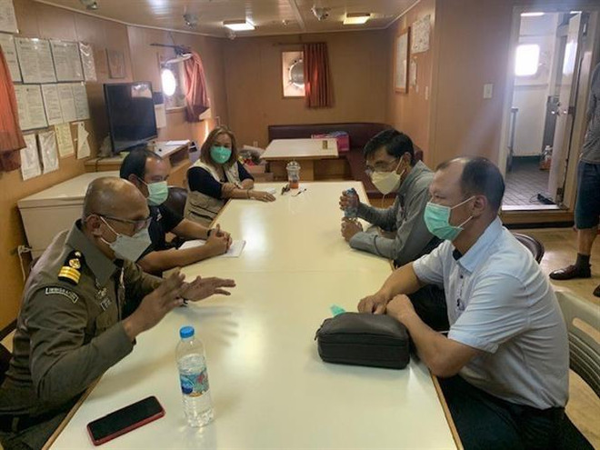 ĐSQ Việt Nam ở Thái Lan hỗ trợ 4 thuyền viên của tàu Huy Hoàng gặp nạn ảnh 2