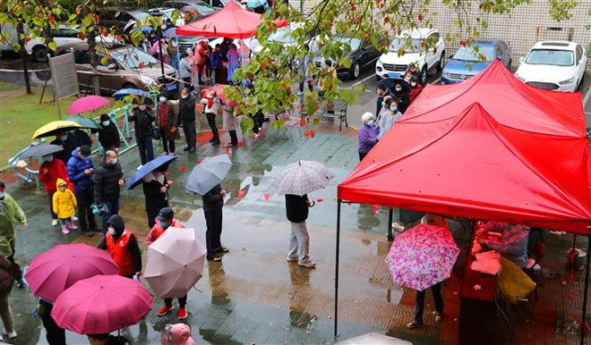 Thượng Hải kêu gọi người dân bình tĩnh, không tích trữ hàng hóa ảnh 1