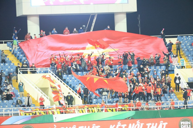 Nhật dỡ bỏ giới hạn số lượng khán giả tới xem trận đấu với Việt Nam ảnh 1