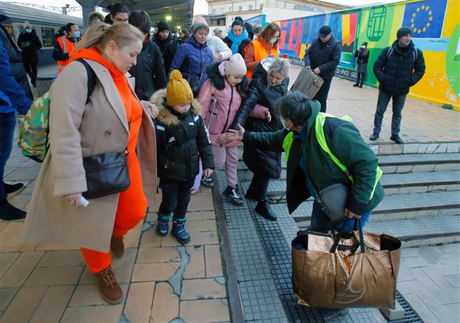 EU đề nghị Trung Quốc hỗ trợ lập hành lang nhân đạo cho người Ukraine ảnh 1