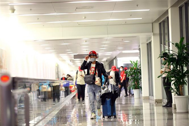 Đề xuất người nhập cảnh không cần xác nhận tiêm vaccine, khỏi COVID-19 ảnh 1