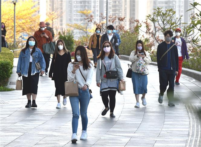 Số ca mắc COVID-19 tăng nhanh - hồi chuông cảnh báo đối với Trung Quốc ảnh 1