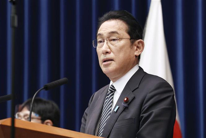 Thủ tướng Nhật Bản Fumio Kishida trong cuộc họp báo tại Tokyo ngày 17/2/2022. (Ảnh: Kyodo/TTXVN) Nhật Bản sẽ bãi bỏ quy chế tối huệ quốc đối với nước Nga ảnh 1