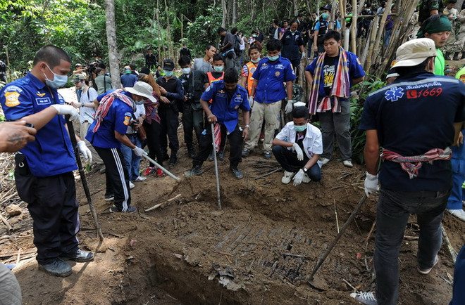 Malaysia yêu cầu chuyển hài cốt nạn nhân buôn người qua Thái Lan ảnh 1