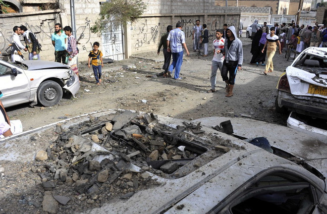 Yemen: Liên quân không kích Aden, tiêu diệt 40 phiến quân ảnh 1