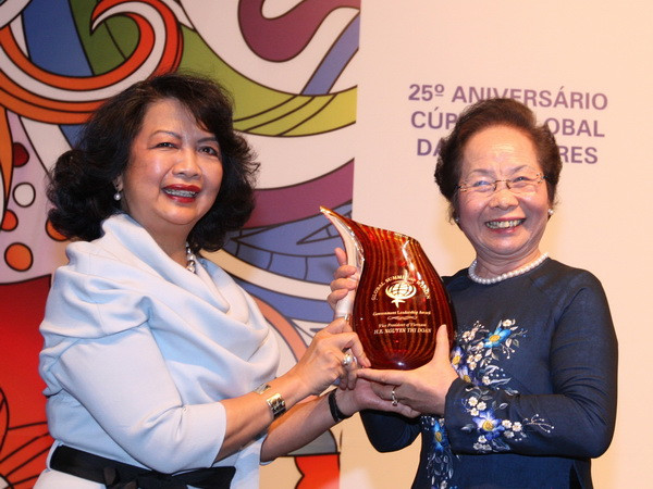 Bà Nguyễn Thị Doan nhận giải thưởng Lãnh đạo nhà nước toàn cầu ảnh 1