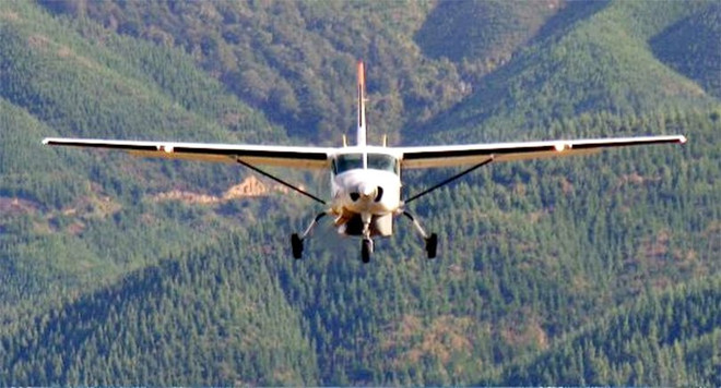 Máy bay đâm vào sườn đồi ngay sau khi cất cánh, 2 phi công thiệt mạng ảnh 1