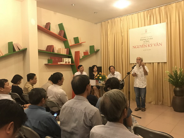 Cuốn sách “Đường về nhà xa lắm…”: Món quà vô giá từ cuộc sống ảnh 3