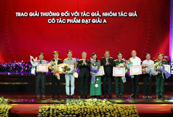 8 giải A sáng tác theo chủ đề học, làm theo gương Chủ tịch Hồ Chí Minh ảnh 1