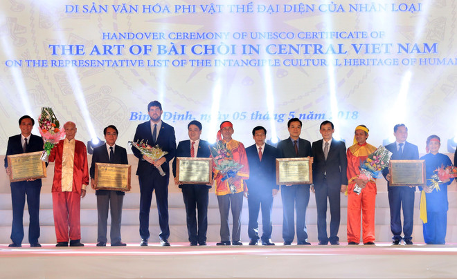 Hình ảnh Lễ đón bằng của UNESCO ghi danh nghệ thuật Bài Chòi ảnh 4