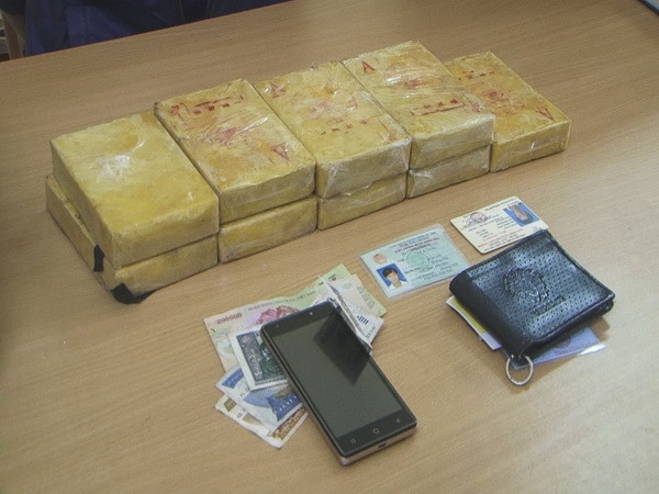 Điện Biên: Bắt quả tang đối tượng mua bán trái phép 10 bánh heroin ảnh 1