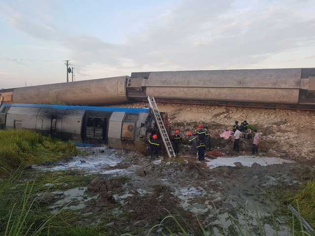 Vụ lật tàu ở Thanh Hóa: Các nạn nhân nhập viện đã qua cơn nguy kịch ảnh 1