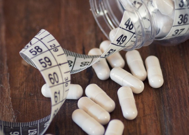 Trung Quốc phá đường dây làm thuốc giảm béo giả có hóa chất độc hại ảnh 1