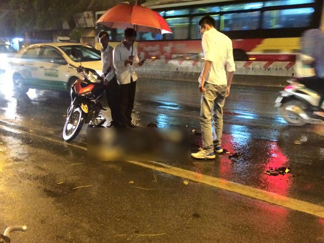 Hà Nội: Truy tìm xe gây tai nạn chết người tại đường Phạm Văn Đồng ảnh 1