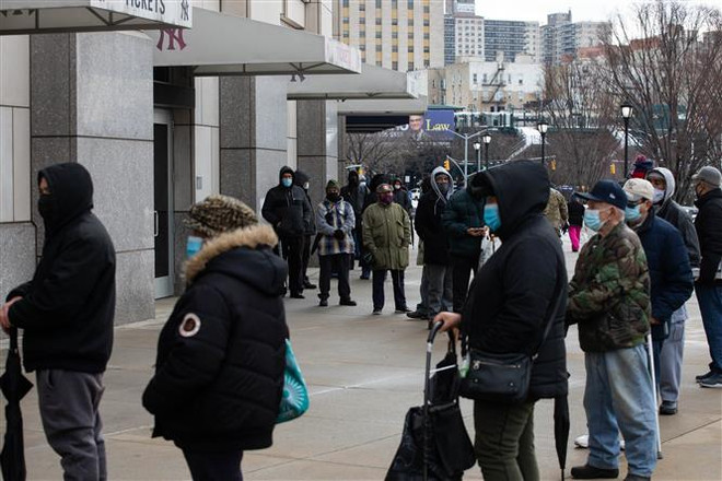 Mỹ: Số ca COVID-19 hàng ngày lần đầu xuống dưới 100.000 trong năm 2021 ảnh 1