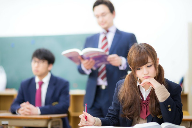 Ảnh minh họa. (Nguồn: roomsbooms.com) Nhiều trường trung học ở Tokyo cấm học sinh để tóc xoăn, nhuộm tóc ảnh 1