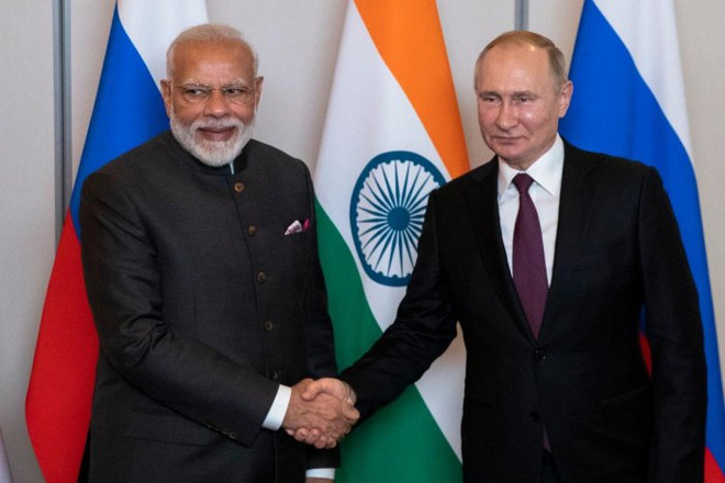 Tổng thống Ấn Độ Narendra Modi và Tổng thống Nga Vladimir Putin. (Nguồn: AFP) Ấn Độ đang thu hẹp khoảng cách địa chính trị với Nga ảnh 2
