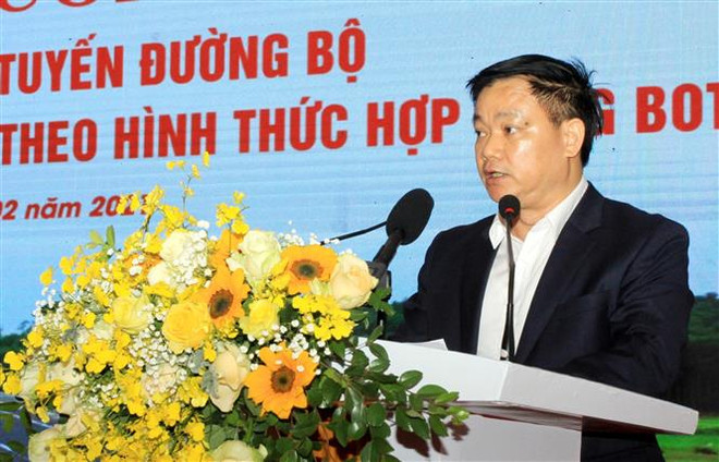 Chủ tịch Ủy ban Nhân dân tỉnh Thái Bình Nguyễn Khắc Thận phát biểu tại lễ khởi công công trình. (Ảnh: Thế Duyệt/TTXVN) Khởi công dự án tuyến đường bộ từ thành phố Thái Bình đi cầu Nghìn ảnh 2