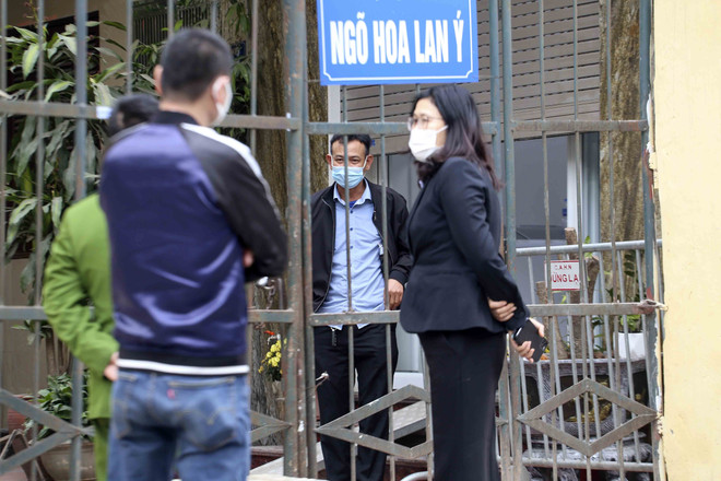 Hình ảnh phong tỏa nơi ở của ca bệnh số 1819 tại phố Dịch Vọng ảnh 4