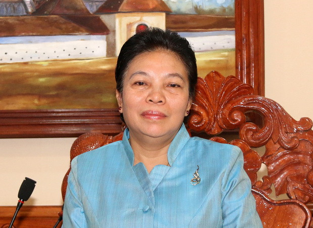 Bà Sounthone Sayachac, Ủy viên Trung ương Đảng, Trưởng Ban Đối ngoại Trung ương Đảng Nhân dân Cách mạng Lào. (Ảnh: Phạm Kiên/TTXVN) Chuyến thăm của Tổng Bí thư nâng quan hệ Việt-Lào lên tầm cao mới ảnh 1