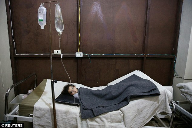 Xót xa các em bé Syria bị thương khi trường mầm non bị đánh bom ảnh 6