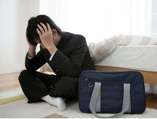 Ảnh minh họa. (Nguồn: sina.com.cn) Với chiếc ví rỗng, nam giới thường có xu hướng ngoại tình? ảnh 1