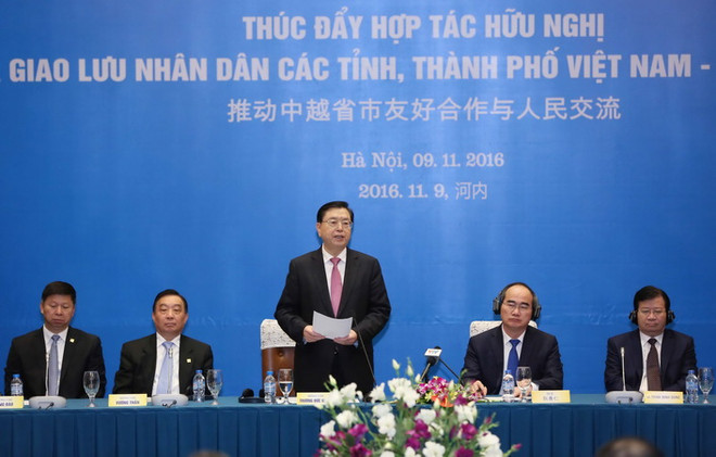 Chủ tịch Quốc hội Trung Quốc Trương Đức Giang phát biểu tại buổi gặp gỡ hữu nghị và giao lưu. (Ảnh: Phương Hoa/TTXVN) Thúc đẩy hợp tác, giao lưu nhân dân Việt Nam-Trung Quốc ảnh 3