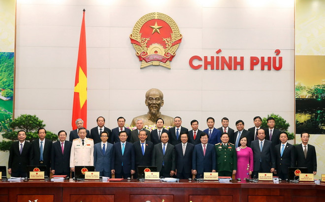 Thủ tướng Nguyễn Xuân Phúc với các thành viên Chính phủ nhiệm kỳ 2016-2021. (Ảnh: Thống Nhất/TTXVN) Sáu nhiệm vụ chủ yếu của Chính phủ nhiệm kỳ 2016-2021 ảnh 1