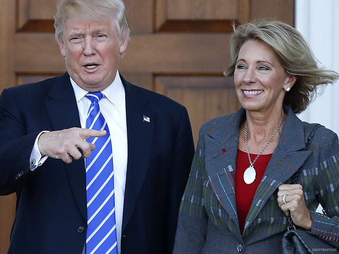 Ông Trump chọn bà Betsy DeVos làm Bộ trưởng Giáo dục Mỹ ảnh 1