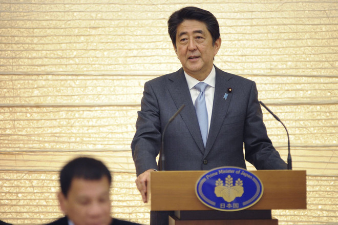 Thủ tướng Nhật Bản Shizo Abe. (Nguồn: AP) Cố vấn đặc biệt của Thủ tướng Nhật Bản sẽ thăm Mỹ vào tuần tới ảnh 1