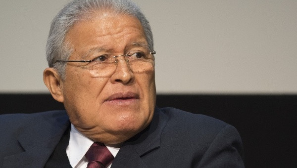 Tổng thống Salvador Sánchez Cerén. (Nguồn: AFP) El Salvador quyết định phát hành trái phiếu để tránh vỡ nợ ảnh 1