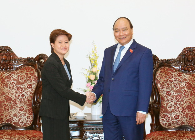 Thủ tướng Nguyễn Xuân Phúc tiếp Đại sứ Campuchia, Singapore ảnh 2