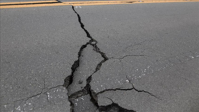 Động đất 6,2 độ Richter rung chuyển Tây Indonesia, người dân hoảng sợ ảnh 1